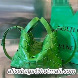 Well Crafted Bottega Veneta Bowling Cassette Bag in Intreccio Parakeet Leather 730327 Green 2023