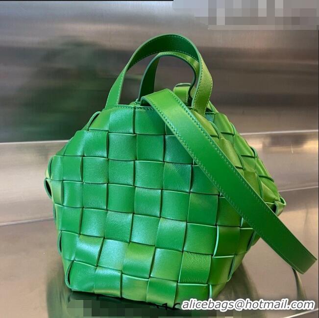 Well Crafted Bottega Veneta Bowling Cassette Bag in Intreccio Parakeet Leather 730327 Green 2023