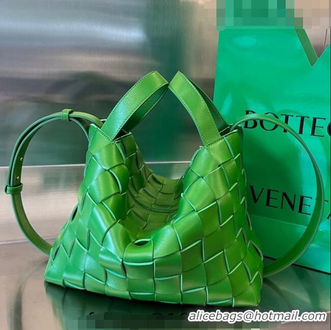 Well Crafted Bottega Veneta Bowling Cassette Bag in Intreccio Parakeet Leather 730327 Green 2023