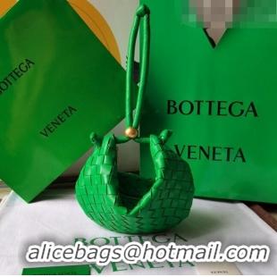 ​Shop Fashion Bottega Veneta Small Turn Pouch in Intrecciato leather 701023 Green 2023