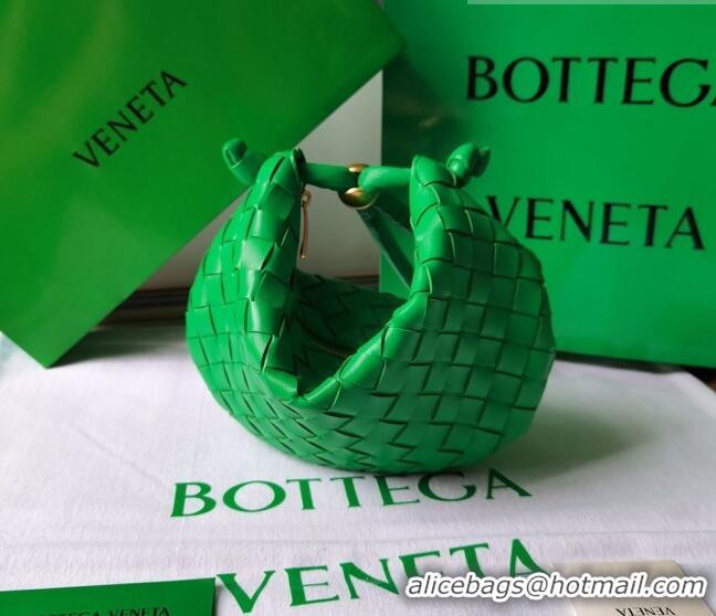 ​Shop Fashion Bottega Veneta Small Turn Pouch in Intrecciato leather 701023 Green 2023