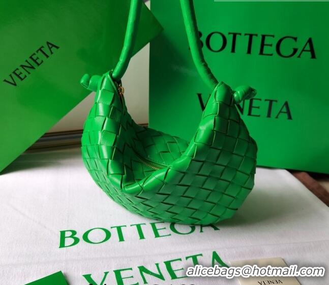 ​Shop Fashion Bottega Veneta Small Turn Pouch in Intrecciato leather 701023 Green 2023