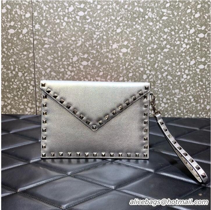 Pretty Style VALENTINO Garavani Rockstud Calfskin Clutch WP0P87R Silver