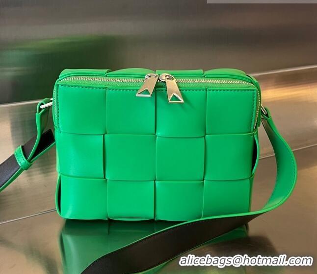 Famous Brand Bottega Veneta Men's Cassette Camera Bag in Intrecciato Leather Parakeet 730027 Green 2023