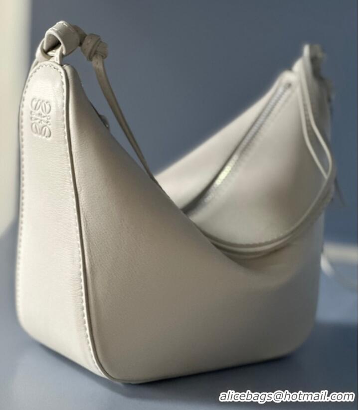 Buy Fashionable Loewe Original Leather Shoulder Handbag C923 Cream