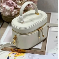 Buy Fashionable SMALL CD SIGNATURE VANITY CASE Calfskin with Embossed CD Signature S2203UTZQ Latte