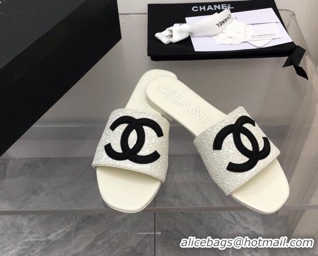 Good Looking Chanel CC Sequins Flat Slide Sandals White 327006