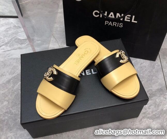 Shop Duplicate Chanel Lambskin Flat Slide Sandals with Chain CC Beige/Black 327012