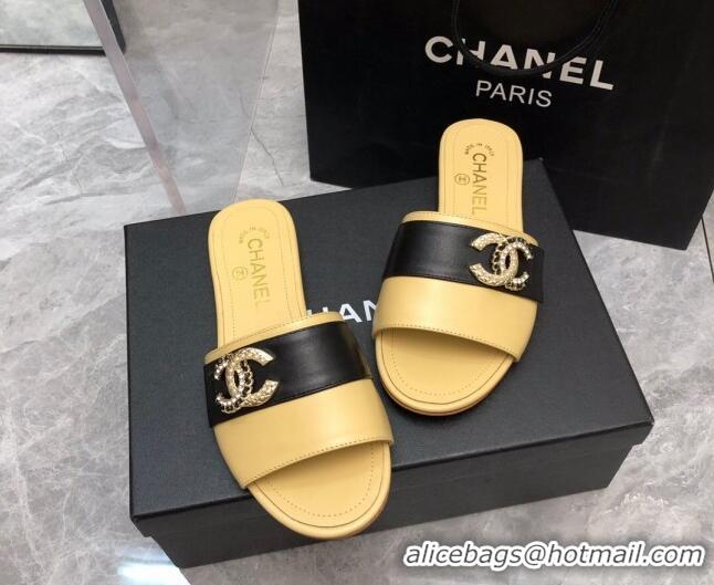 Shop Duplicate Chanel Lambskin Flat Slide Sandals with Chain CC Beige/Black 327012