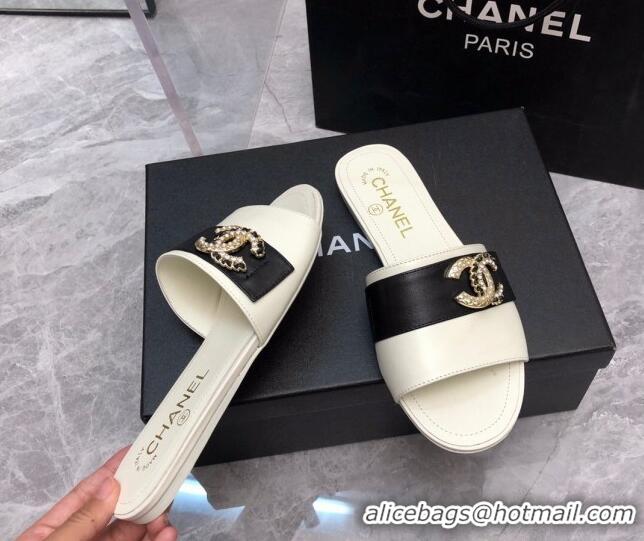 Cheap Price Chanel Lambskin Flat Slide Sandals with Chain CC White/Black 327013