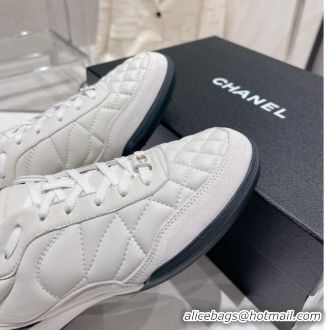 Pretty Style Chanel Calfskin & Suede Sneakers G40178 White 428126