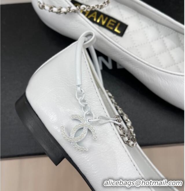 Good Taste Chanel Shiny Lambskin Ballerinas with Chain Ankle Strap G38986 White/Black