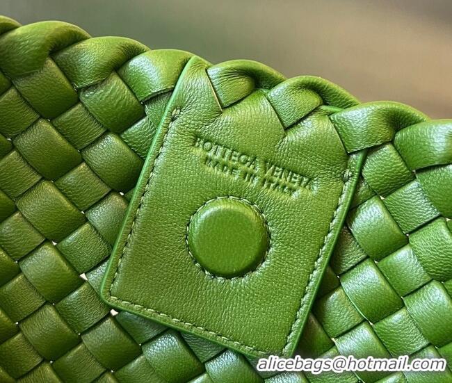 Promotional Bottega Veneta Medium Clicker Shoulder Bag in Padded Intreccio Leather 730968 Avocado Green 2023