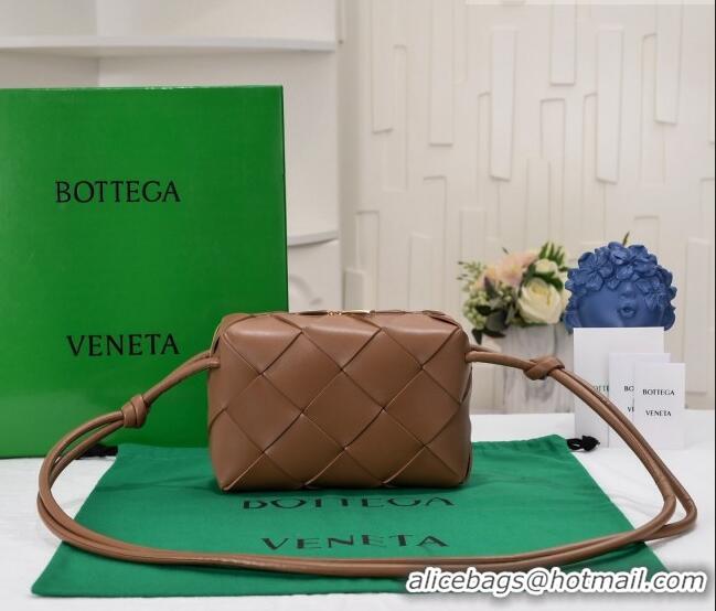 Good Product Bottega Veneta Small Cassette Camera Bag in Intreccio Leather 709417 Camel Brown 2023