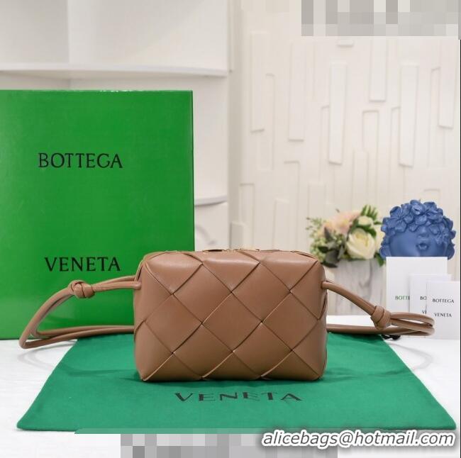 Good Product Bottega Veneta Small Cassette Camera Bag in Intreccio Leather 709417 Camel Brown 2023