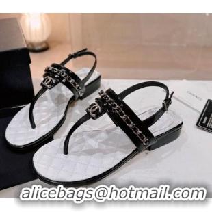 Stylish Chanel Patent Leather Flat Thong Sandals with Chain White/Black 505050