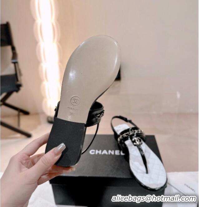 Stylish Chanel Patent Leather Flat Thong Sandals with Chain White/Black 505050