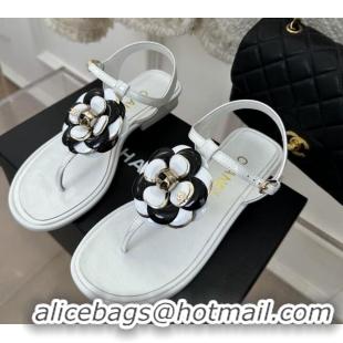 Luxury Chanel Patent Leather Flat Thong Sandals with Camellia Bloom White/Black 525029