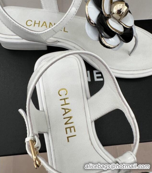 Luxury Chanel Patent Leather Flat Thong Sandals with Camellia Bloom White/Black 525029