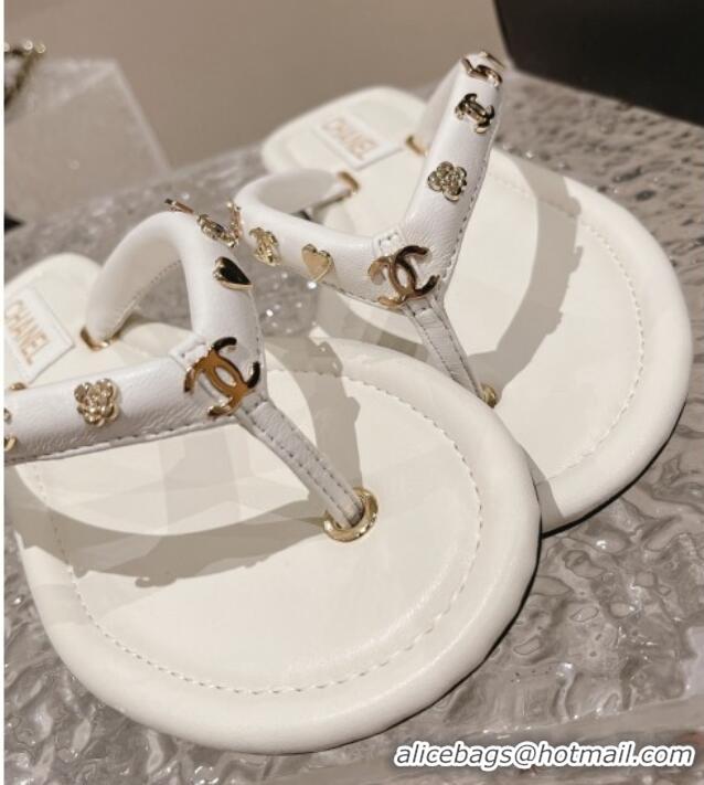 Purchase Chanel Leather Flat Thong Slide Sandals with CC Charm White 703058