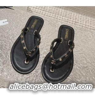 Durable Chanel Leather Flat Thong Slide Sandals with CC Charm Black 703059