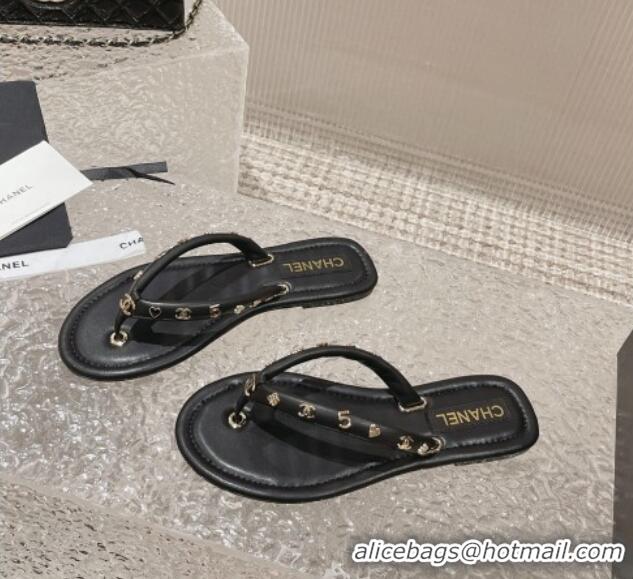 Durable Chanel Leather Flat Thong Slide Sandals with CC Charm Black 703059