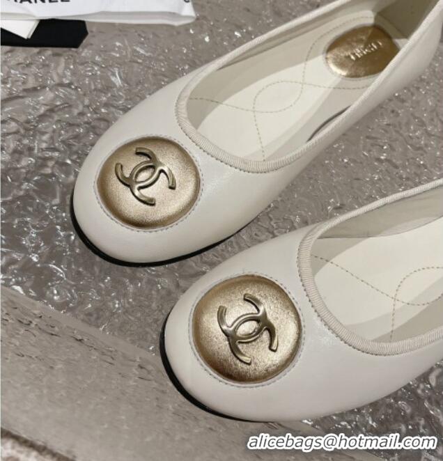 Pretty Style Chanel Calfskin Flat Ballerinas with Bow and CC Patch White 703084