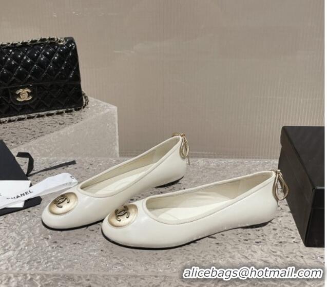 Pretty Style Chanel Calfskin Flat Ballerinas with Bow and CC Patch White 703084