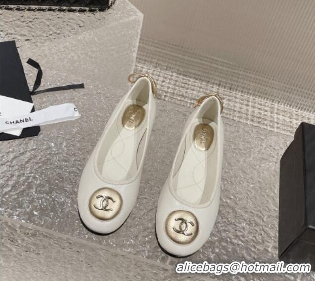 Pretty Style Chanel Calfskin Flat Ballerinas with Bow and CC Patch White 703084