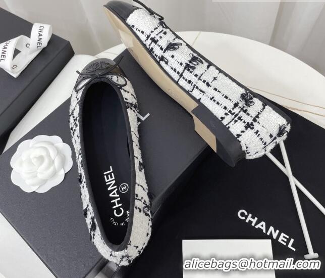 Sumptuous Chanel Classic Tweed and Patent Leather Ballerinas White/Black 724003