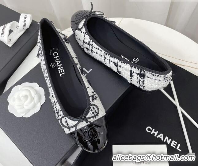 Sumptuous Chanel Classic Tweed and Patent Leather Ballerinas White/Black 724003