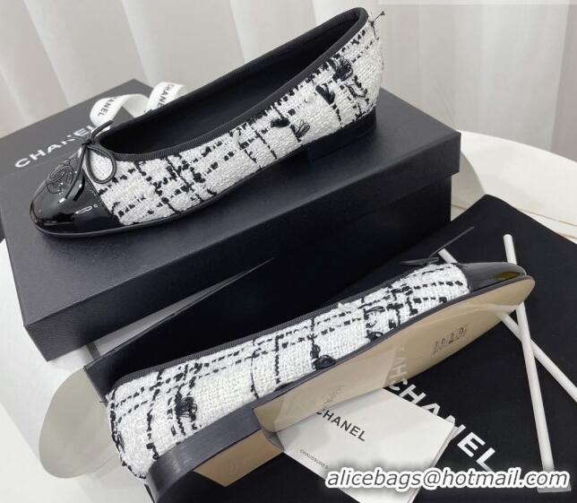 Sumptuous Chanel Classic Tweed and Patent Leather Ballerinas White/Black 724003