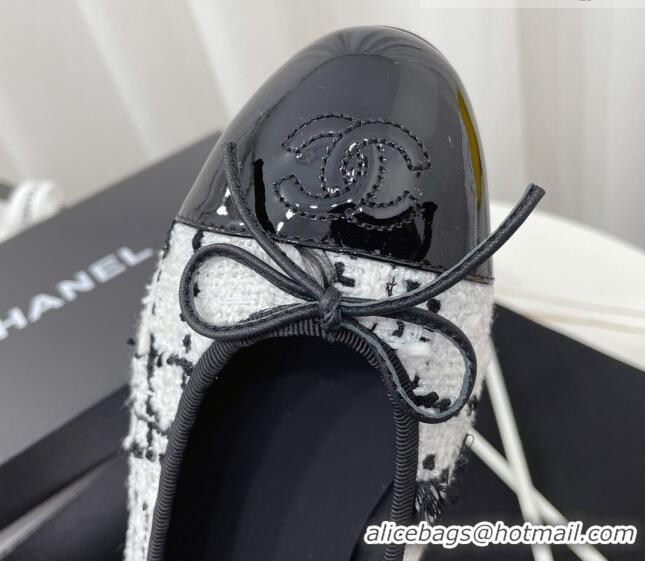 Sumptuous Chanel Classic Tweed and Patent Leather Ballerinas White/Black 724003