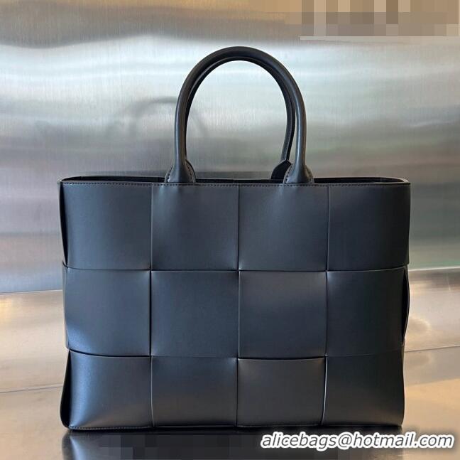 Most Popular Bottega Veneta Medium Arco Tote Bag in Intrecciato Leather 729244 Black 2023