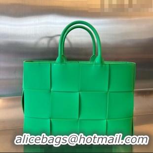 Famous Brand Bottega Veneta Medium Arco Tote Bag in Intrecciato Leather 729244 Parakeet Green 2023