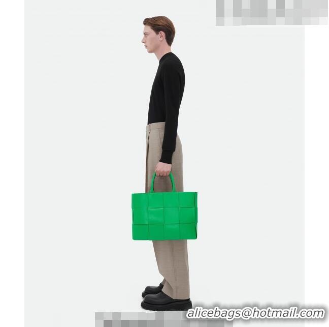 Famous Brand Bottega Veneta Medium Arco Tote Bag in Intrecciato Leather 729244 Parakeet Green 2023