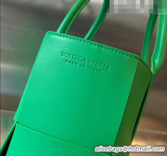 Famous Brand Bottega Veneta Medium Arco Tote Bag in Intrecciato Leather 729244 Parakeet Green 2023