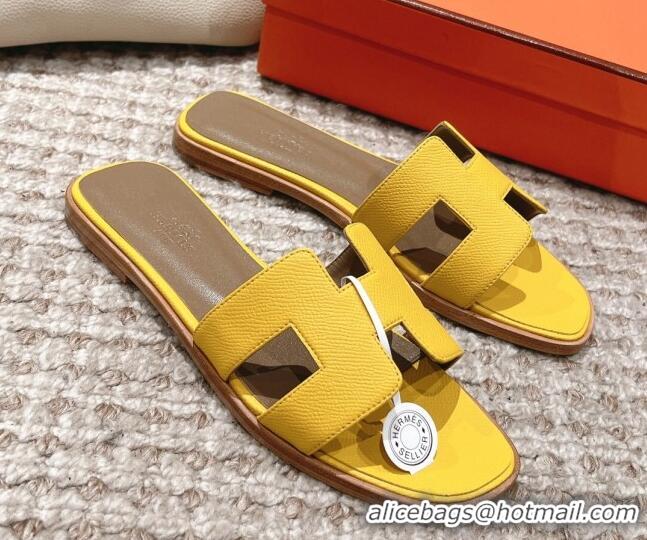 Trendy Design Hermes Classic Oran Flat Slide Sandals in Grained Leather Yellow 530048