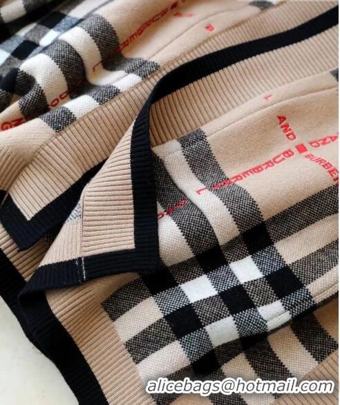 Luxurious Discount Burberry Check Wool Cashmere Blend Hooded Cape B8808 2023