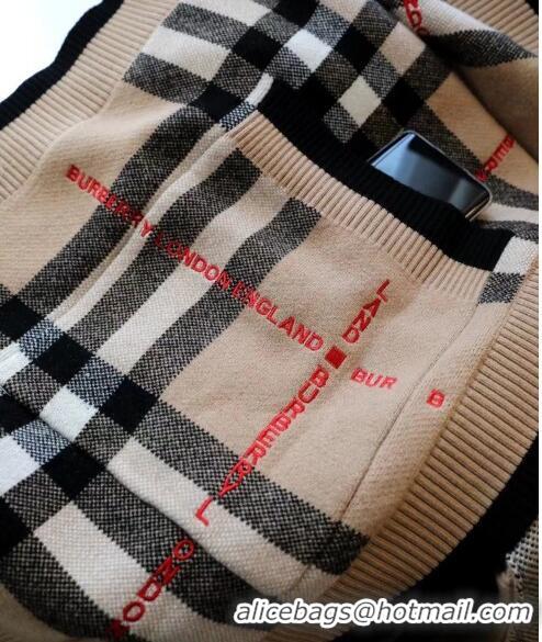 Luxurious Discount Burberry Check Wool Cashmere Blend Hooded Cape B8808 2023