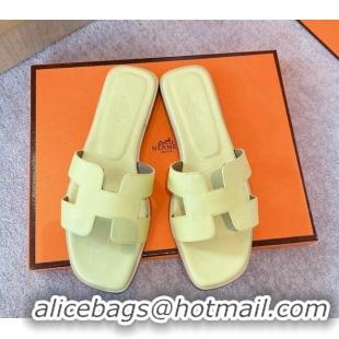 1:1 aaaaa Hermes Classic Oran Flat Slide Sandals in Calf Leather Light Yellow 711105