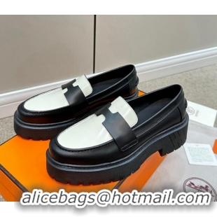 Stylish Hermes Hitch Loafers in Glazed Calfskin 6cm Black/White 724129