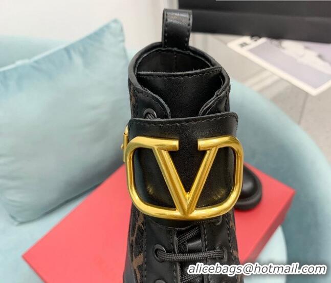 Pretty Style Valentino VLogo Signature Combat Ankle Boots in Calfskin and Toile Iconographe Fabric VLTN08284 Black/Beige