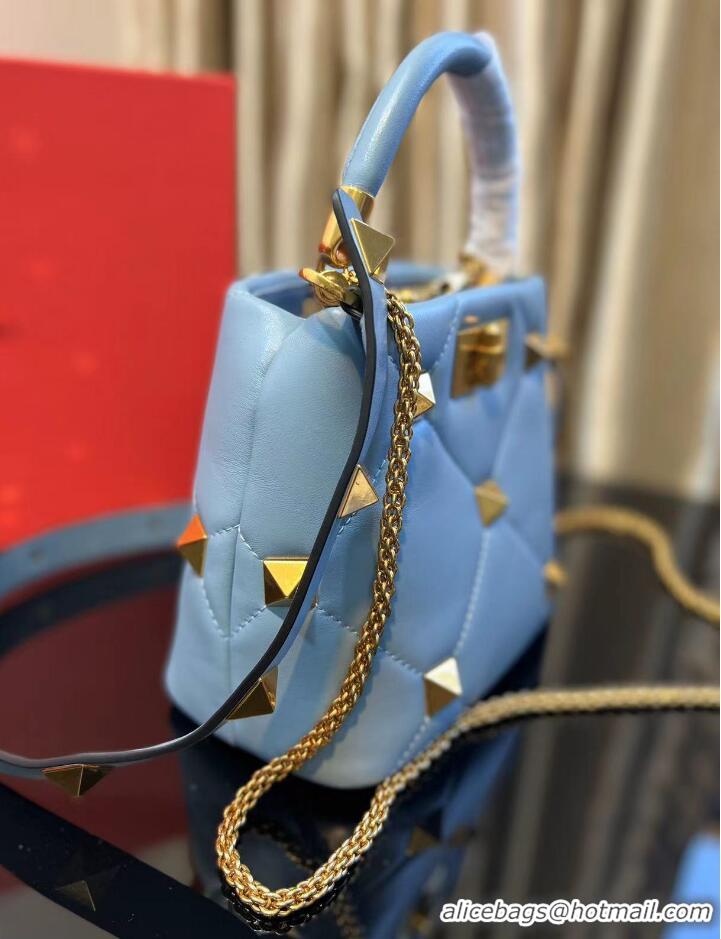 Best Design Valentino medium Garavani Roman Stud V1198 Light Blue