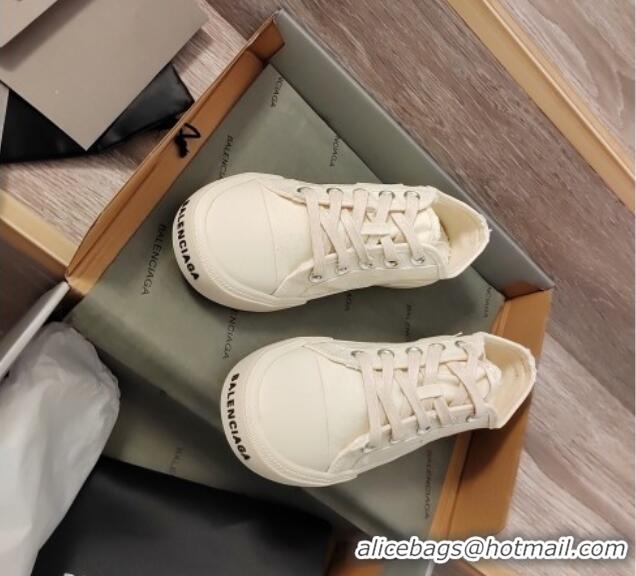 Pretty Style Balenciaga Paris Low-top Sneakers in Destroyed Canvas White 524037