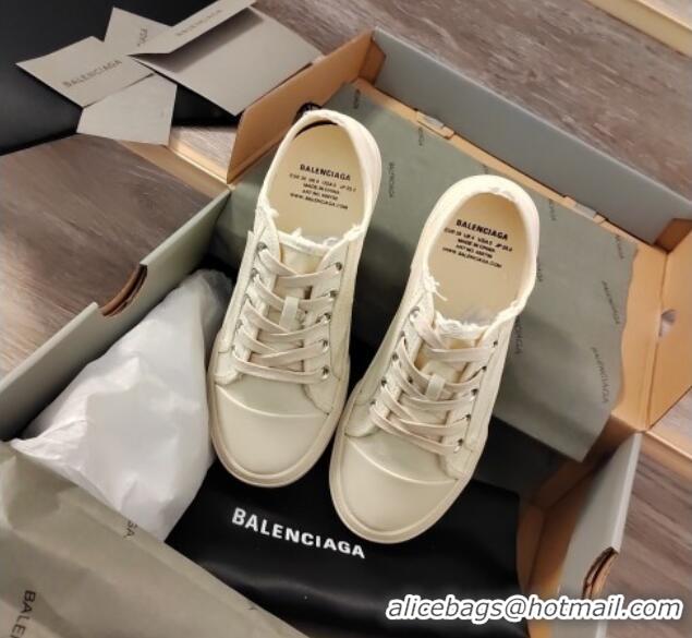 Pretty Style Balenciaga Paris Low-top Sneakers in Destroyed Canvas White 524037