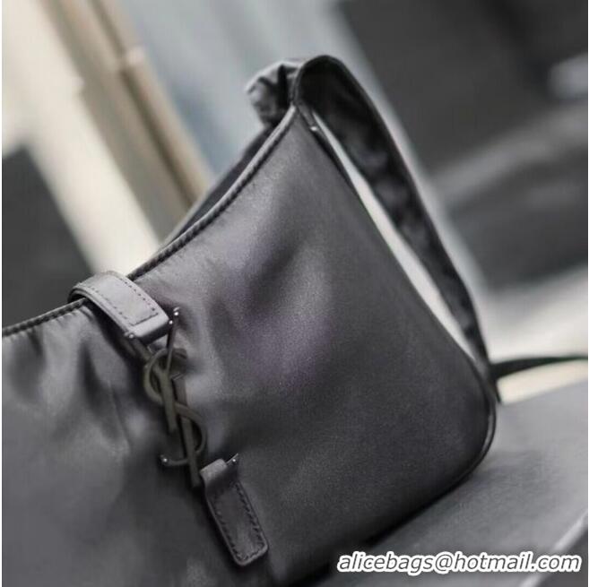 Shop Grade SAINT LAURENT Nylon Shoulder Bag Y988228A black