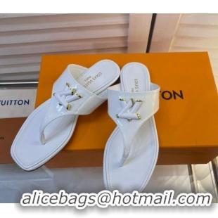 Discount Louis Vuitton Shake Flat Thong Slide Sandals in Patent Leather White 0625118