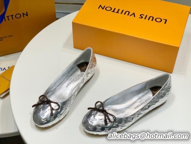 Modern Louis Vuitton Nina Flat Ballerinas in Metallic Monogram Leather Silver 725057