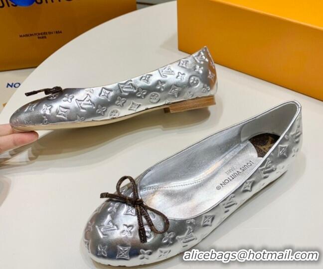 Modern Louis Vuitton Nina Flat Ballerinas in Metallic Monogram Leather Silver 725057